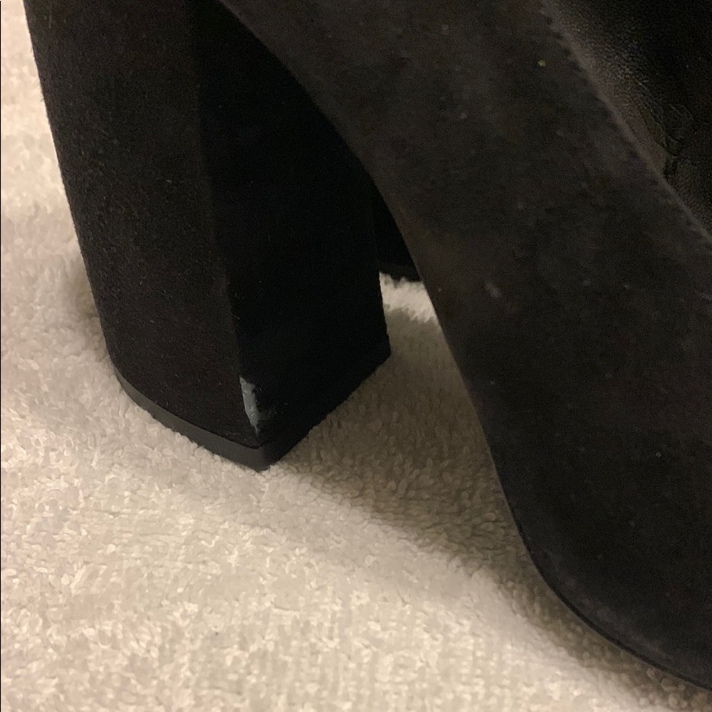 Prada Women's Black Suede Heels - Picture 4 of 4